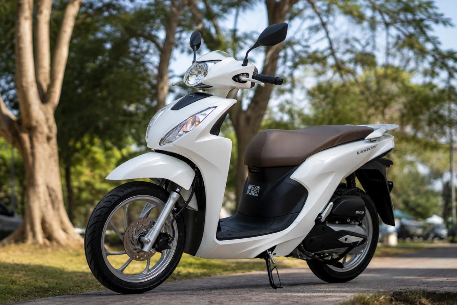 HONDA VISON TRẮNG 2024