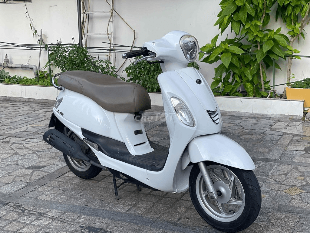 Kymco white